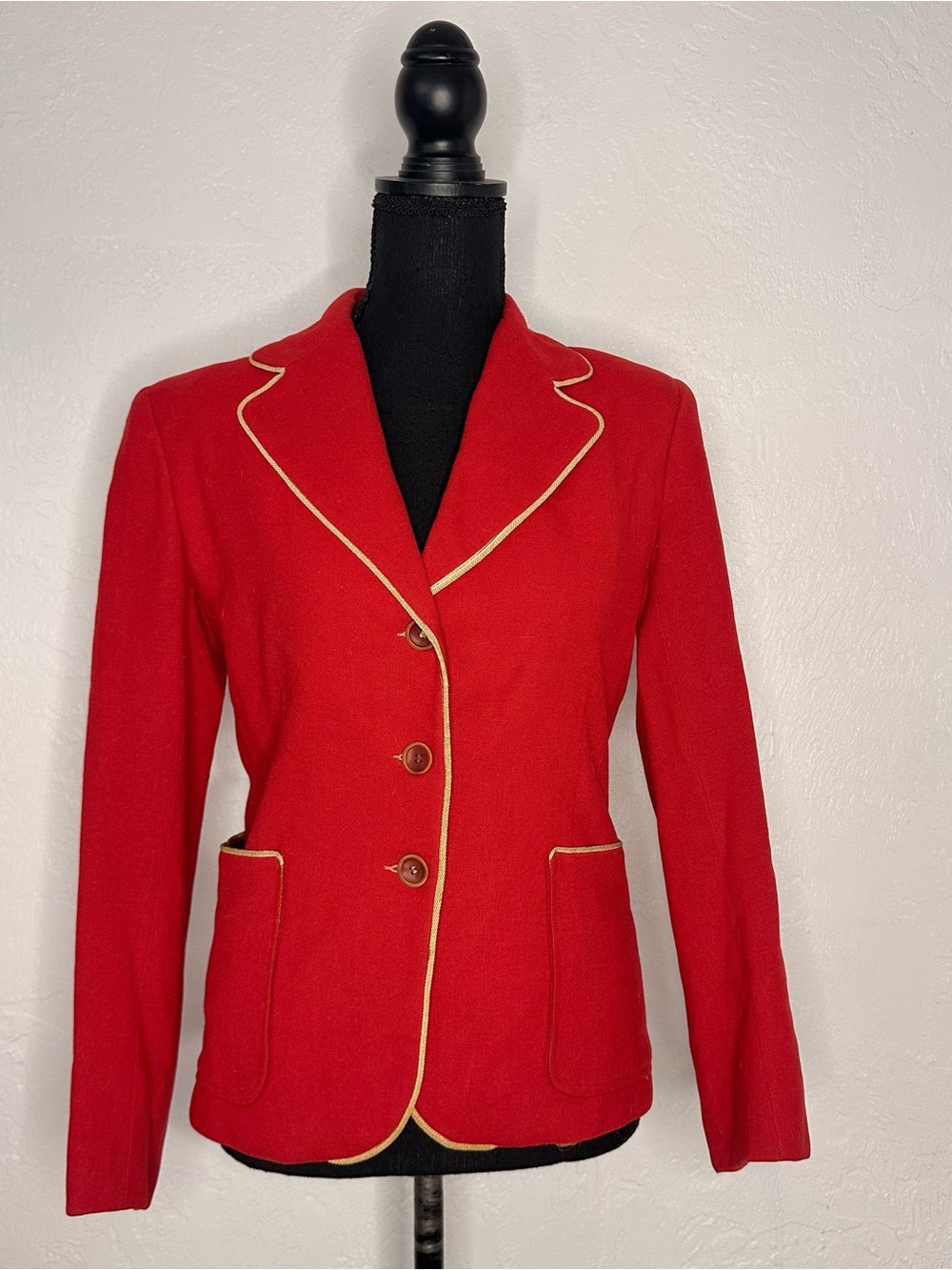Vintage 1940s red blazer